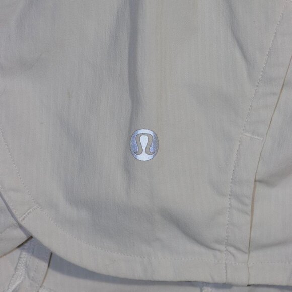 Lululemon Hotty Hot Low-Rise Shorts Bone Size 10 • Vintage Grail • - Picture 2 of 4